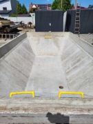 Basen niecka oczko wodne