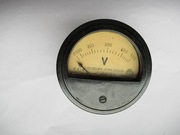 zabytkowy woltomierz z 1957r. A21 EM 85 ebonit