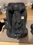 Fotelik samochodowy i baza AXKID MODUKID