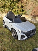 Audi SQ8 Pojazd na Akumulator 12V9Ah 2x35W Bluetooth LED EVA