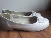 Białe baleriny do komunii rozmiar 33