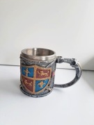 Kufel Rycerski Średniowieczny Design – Lew i Lilie