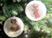 Komplet bombek RETRO "ZABAWA ŚNIEŻKAMI" szron śnieg medaliony 11cm 2szt.