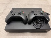 Xbox one x + 2 pady + zasilacz