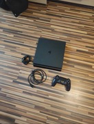 Konsola playstation 4 1tb 5 gier i 1 pad