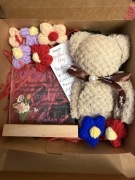 Personalizowany Box Prezentowy - “AuraBloom Box” na każdą okazję!