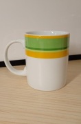 Stary kubek ceramiczny ,,Sinki" biały z pasem zielonym/żółtym/, 320 ml.