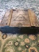 Skrzynia drewniana na uminicję wojskowa PRL