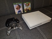 Xbox One S 512GB / 2 pady / 2 gry