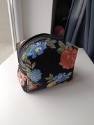 Kosmetyczka duża materiałowa w kwiaty 