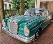 Mercedes 220 sb . Stan idealny.
