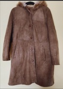 Kożuch damski z kapturem, rozm. L/40, skóra naturalna