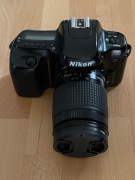 Nikon N50 z obiektywem - klasyka autofokusowego analogu :-)