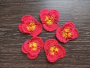 Kwiatki bratki na szydełku kolorowe zestaw 