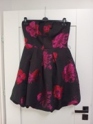 imprezowa fuksjowa czarna sukienka rozkloszowana na studniowke 40L