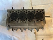 03L 103 286 A - głowica z wałkami oraz nowymi popychaczami zaworowymi