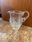 Kryształowy mały dzbanek na mleko