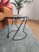 Metalowy czarny stolik kawowy - Thonet S18 side table