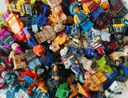 10 losowych figurek LEGO