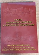 Między królewskim Krakowem a piastowskim Wrocławiem