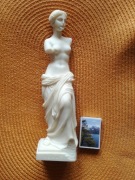 PIĘNKA RZEZBA .. VENUS Z ALABASTRU ..SYGNOWANA !!