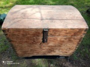 Stara drewniana skrzynia, kufer