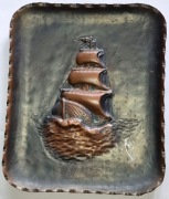 Metalowy obraz z żaglowcem tłoczony reliefowy 25x30cm vintage