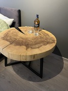 Stolik kawowy z żywicą 