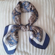 Apaszka w kolorze granatu i brązu, chustka na szyję 