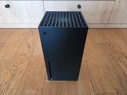 Xbox Series X + 2 pady + stacja dokująca + słuchawki