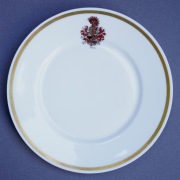 Zgorzelec przedwojenny talerz z ręcznie malowanym herbem.