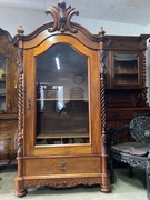 Biblioteka witrynka rzeźbiona