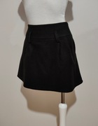 Ciepła czarna spódnica mini New Collection używana rozmiar 38/ 40 