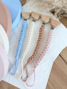 Zawieszka do smoczka z drewnianym klipsem handmade 