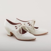 Białe Buty Retro Vintage – Nowe, Rozmiar 39 ekskluzywne