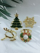 Zestaw 4 sztuk pierścienie obrączki na serwetę motyw świąteczny 