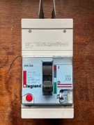 Legrand DPX 250 wyłącznik mocy (rozłącznik)