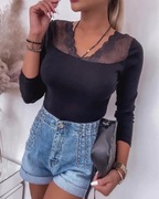 Bluzeczki z ozdobną koronką