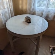 Porzadny stol z drewna do lekkiej renowacji - 80cm srednica blatu