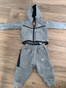 Dres Nike Techfleece 68/74