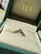 Pierścionek zaręczynowy 