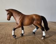 Schleich koń hanowerski klacz figurka model wycofany z 2004 r.