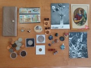 Wyprzedaż garażowa - monety - znaczki - pocztówki - guziki - przypinki