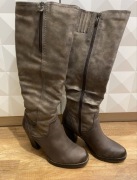 Tamaris kozaki skórzane 39 do kolan