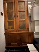 Witryna drewniana z ładnymi okuciami i półkami,2 częściowa 107x188cm