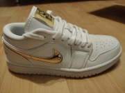 Nike Air Jordan 1 Low SE white metallic gold