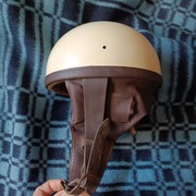 Kask Orzeszek z epoki PRL-u  