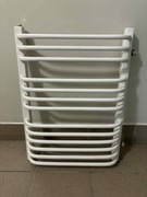 Kaloryfer łazienkowy z bocznym zasilaniem