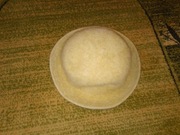 Kapelusz damski z rondem z wełny filcowej 56cm beżowy PRL vintage