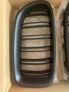 Grill nerki czarny mat BMW F10 F11 10-17